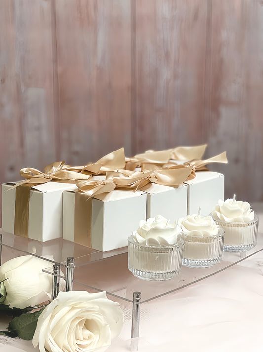 شمعة الورود في وعاء زجاجي أنيق