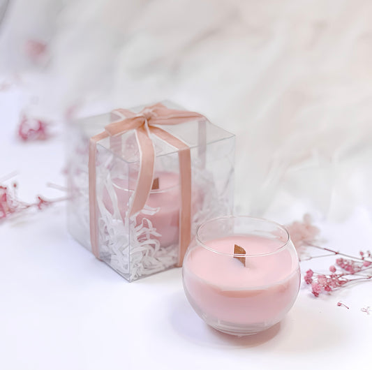 شمعة باللون الوردي للمناسبات