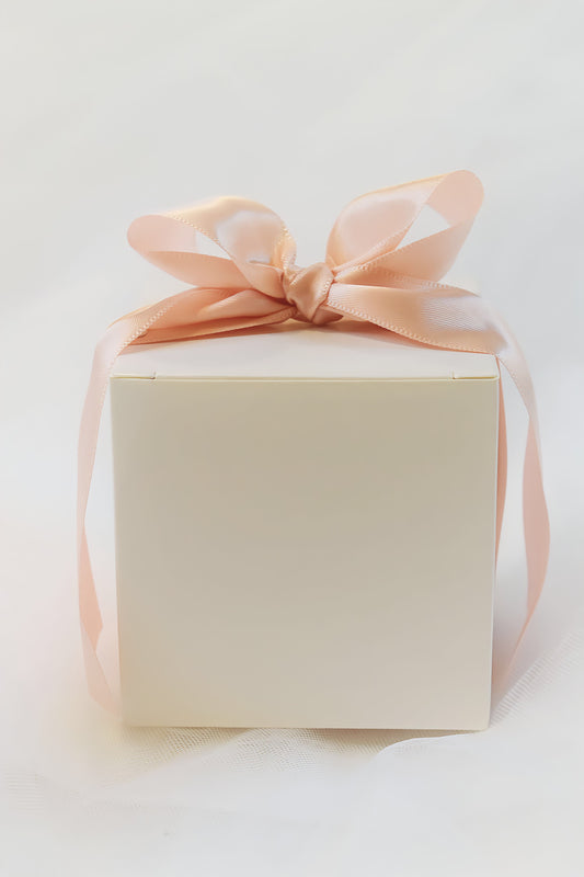 بوكس توزيعات شامل التعبئة ربطة و مشبك شعر