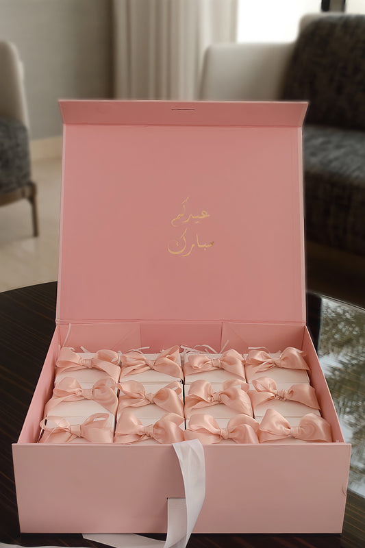 بوكس توزيعات شامل التعبئة ربطة و مشبك شعر