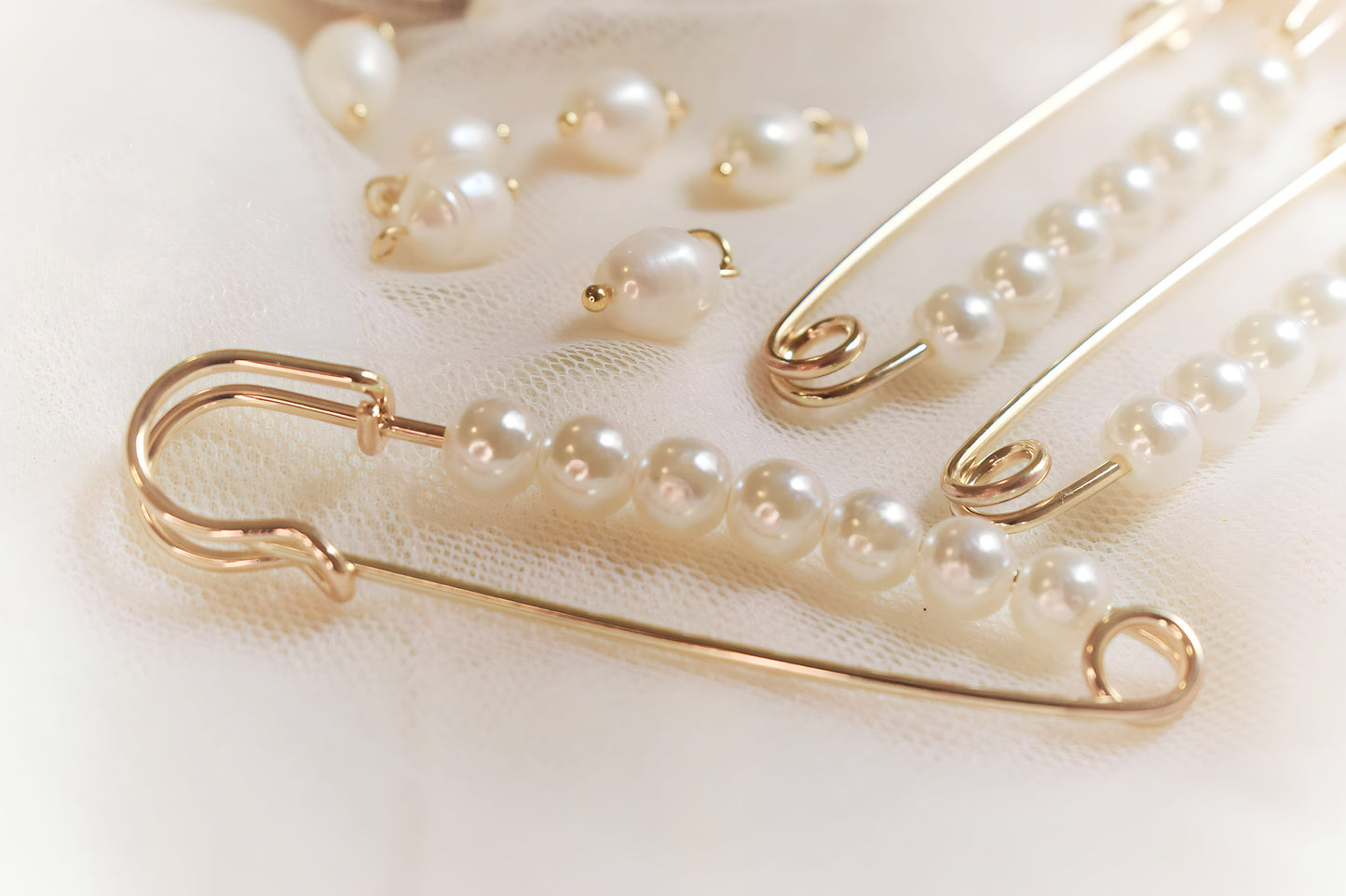 European Pearl Pin
