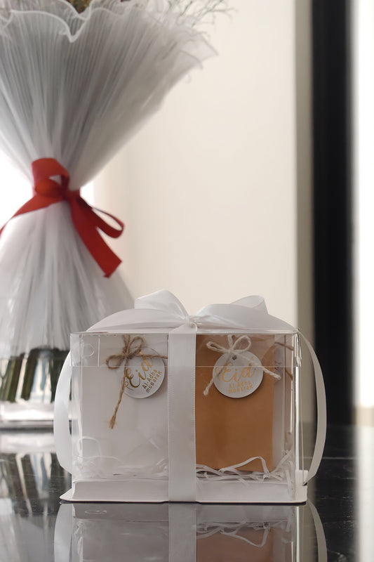 ٨ حبات - باقة هدايا شامل التعبئة ميدالية و بروش