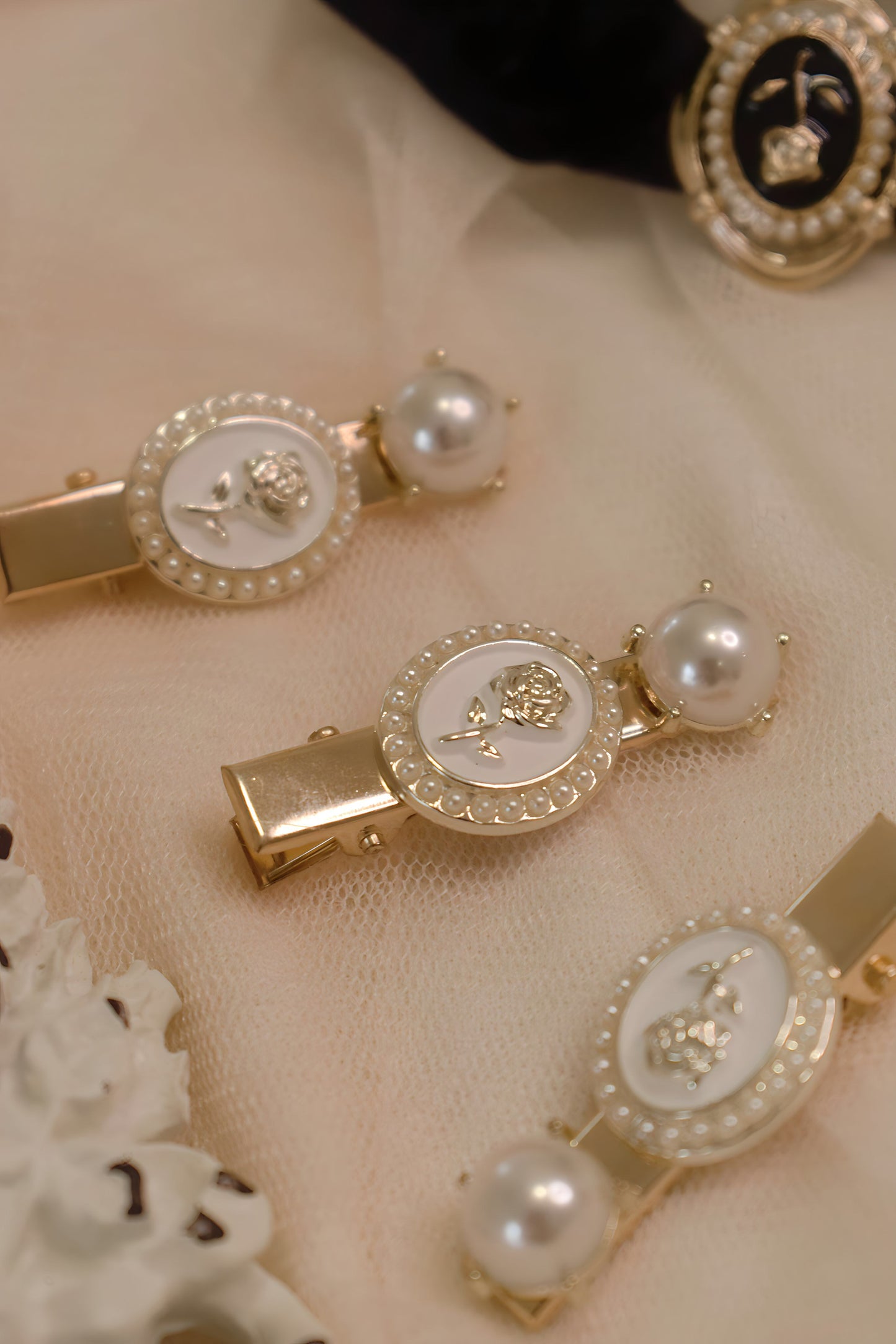 Elegant Vintage Pearl Hair Clip