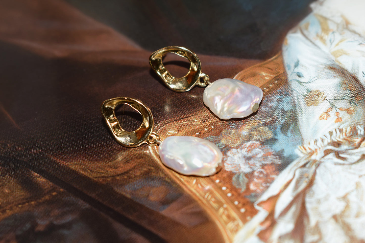 Vintage Baroque Pearl Earring
