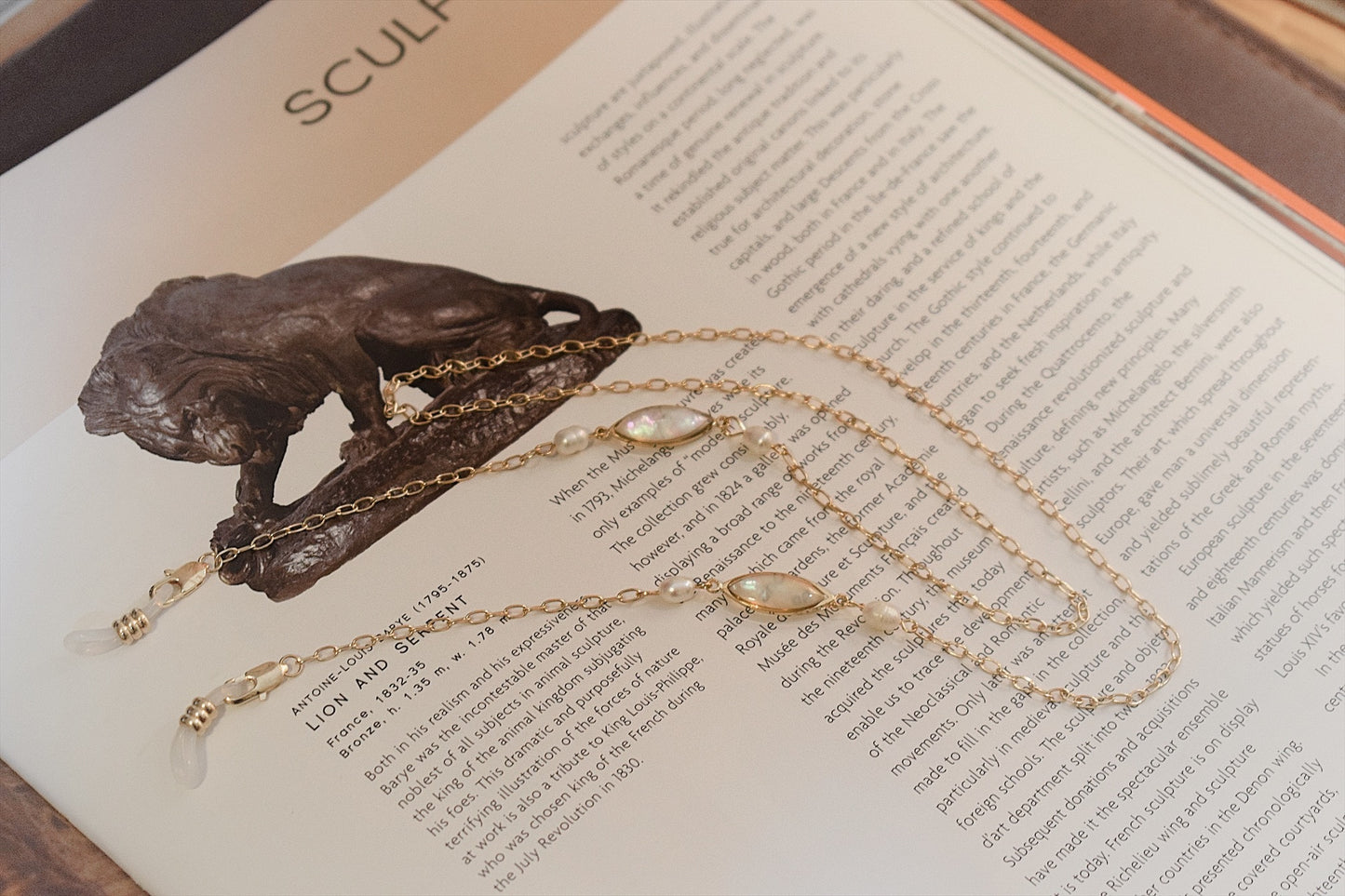 Freshwater Pearl Shell Mask & Glasses Chain