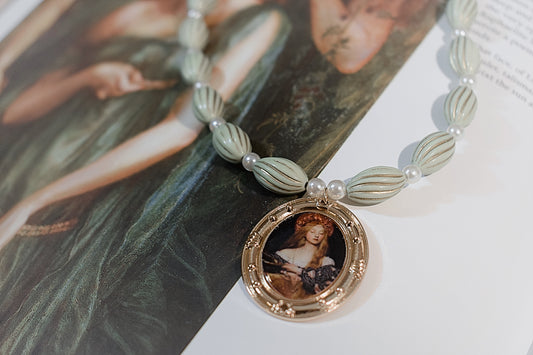Victorian Baroque Pearl Art Photo Necklace