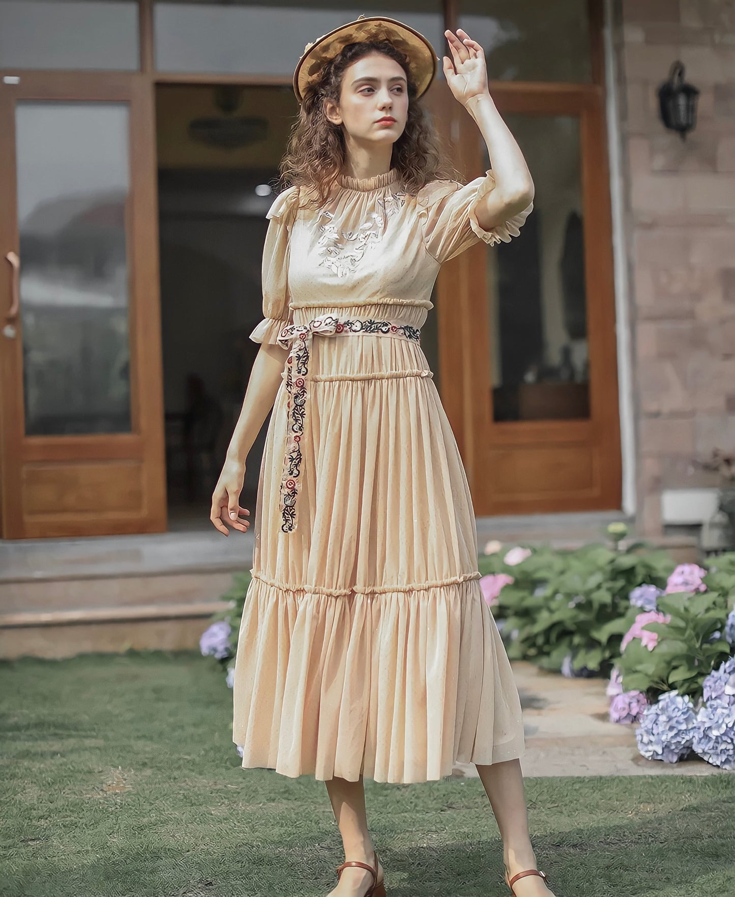 Handmade Vintage Elegant Dress With Embroidery Belt