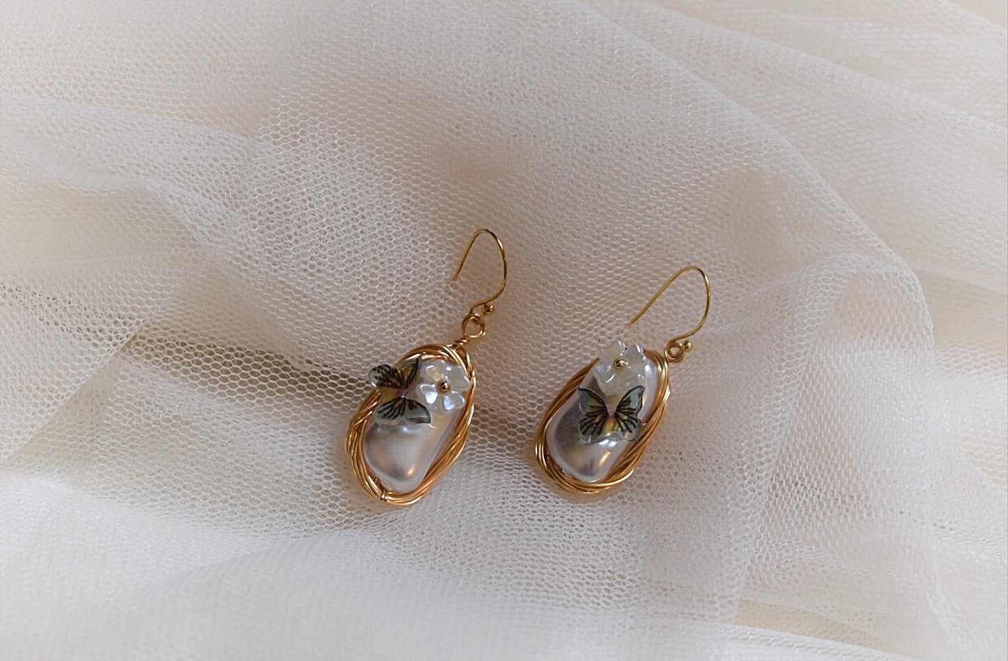 High Quality Butterfly & Pearl Drop Earrings